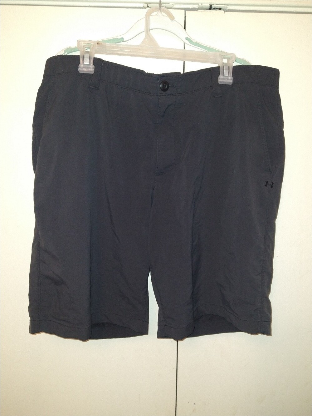 Under Armour Performance Golf Chino Shorts Men's sz 40x10.